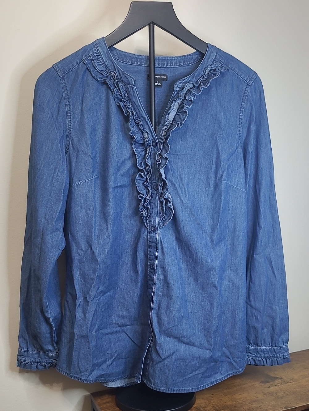 New Directions Chambray Denim Ruffle Neck & Cuffs Blouse size Medium